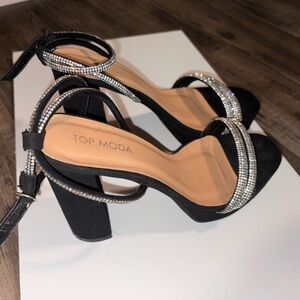 TOP Moda Black and Silver Strappy Heels